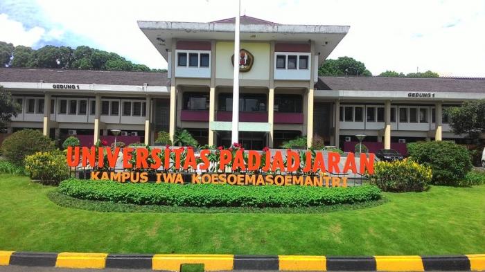 kampus-unpad-jalan-dipatiukur-kota-bandung_20160126_104158
